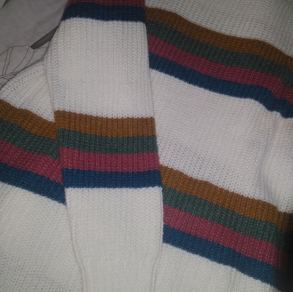 Sweater - Picture 5 of 5